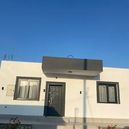 Village شقة *